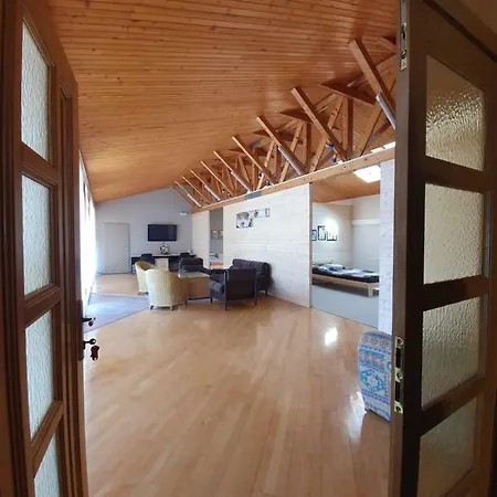 Arty Loft In The Center City 홈스테이 *