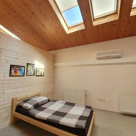 홈스테이 Arty Loft In The Center City