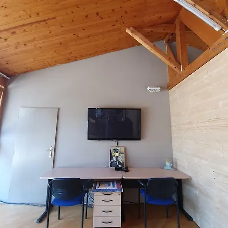 Arty Loft In The Center City 홈스테이 *